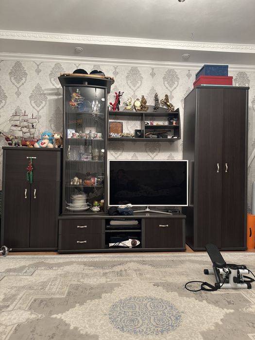 Продам горку в гостиную