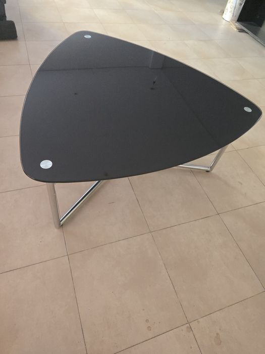 Стъкле на маса с метални крака