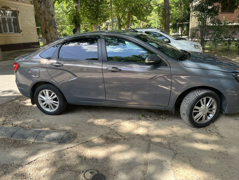 lada vesta sotiladi
