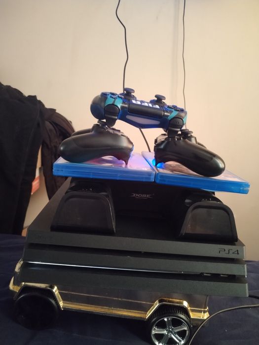 PlayStation 4 pro  на 1 терабайт