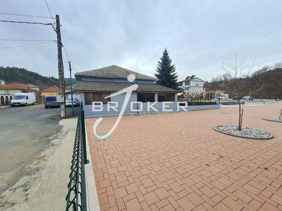 Продава се Заведение в с. Чакаларово, Област Кърджали - 180 кв.м за 1000 €/кв.м - Снимка #1