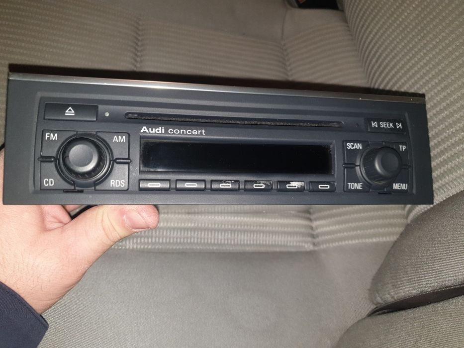 A4 B7 Volan Airbag Spira  Climatronic Radio Concert Bluetooth Scrumie