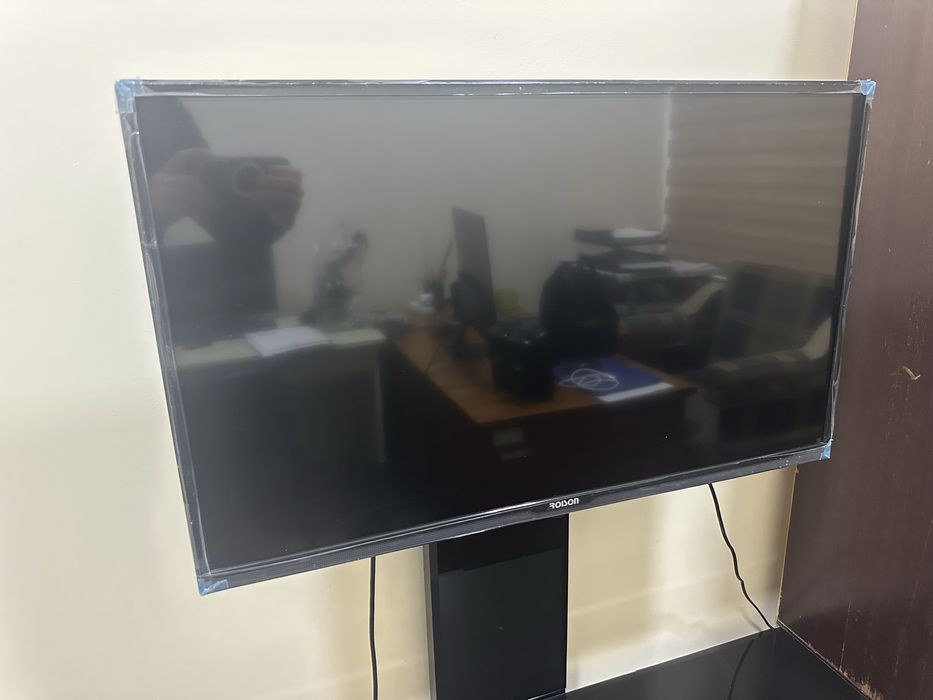 Televizor 32 talik, smart emas, padstavkasi bilan