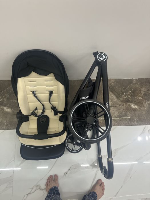 Продам коляску 3 в 1