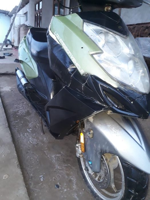 Скутер на ходу рассмотрю варианты