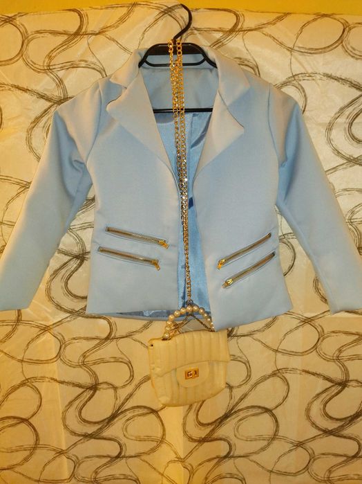 Модерен детски комплект от 4 части .