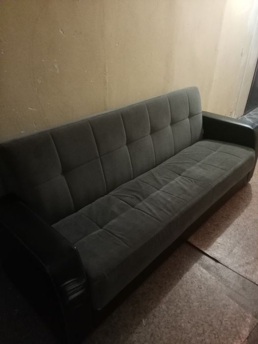 Продам диван срочно