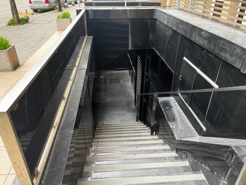 Дава се под наем Магазин в София, Левски Г - 121 кв.м за 1200 € - Снимка #6