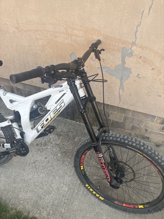 Bicicleta downhill 2015