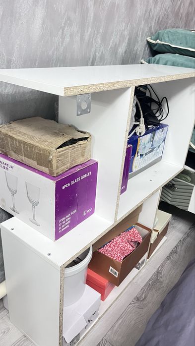 продам книжную полку