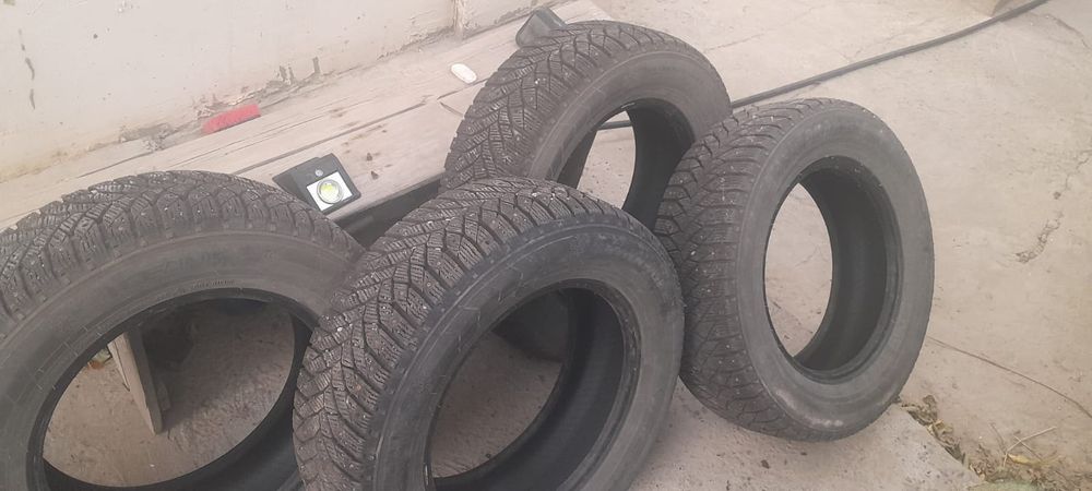 Продам покрышки 215/65/р16