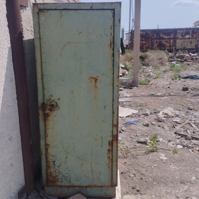 Металлические сейф