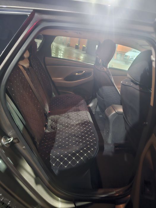 Продам авто ,купленная в салоне.