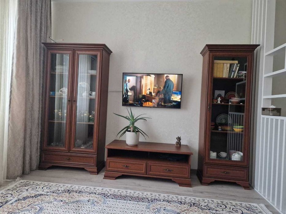 Продам гостиную "Кентаки"