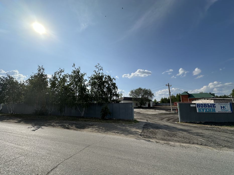 Сдается территория огорожена.