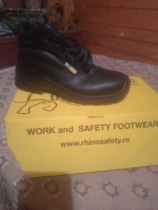 Bocanci de protectie, Rhino Safety, piele cu bombeu metalic