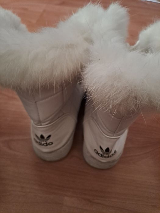 Vând ghete damă albe