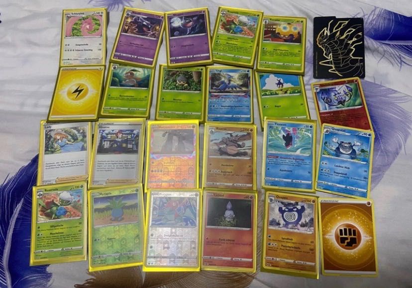 Lot 135 cărți Pokémon originale – colecție + holo – stare bună