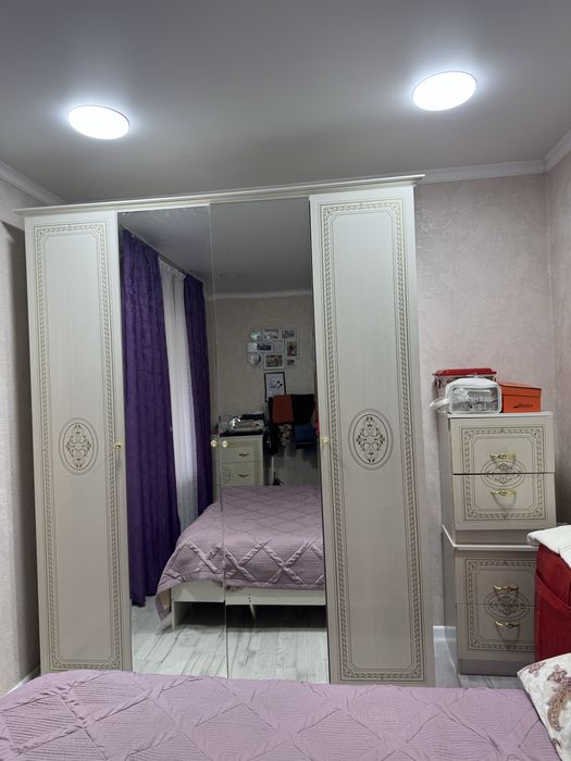 Продам спальный гарнитур