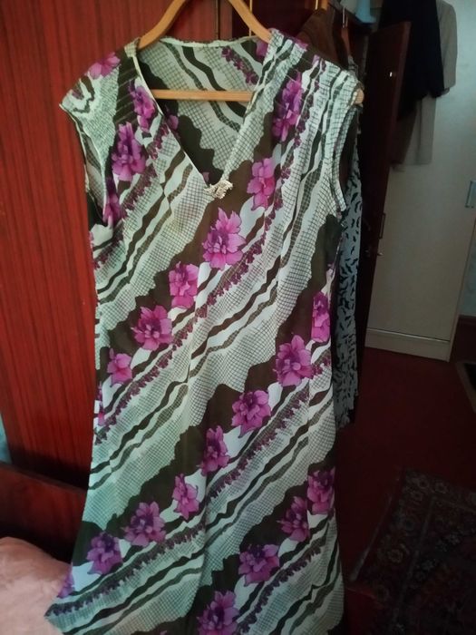 Платья женские 54-56 размеров в отличном состоянии.