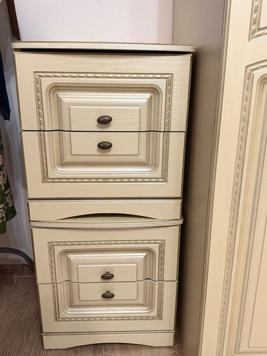 Спальный гарнитур срочно