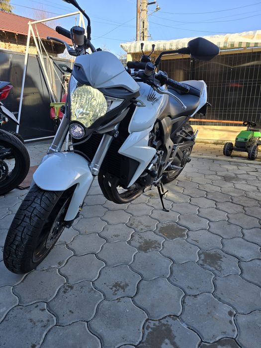 Vând honda cb 1000 r