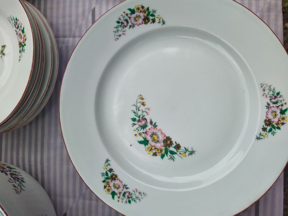 Стар български порцеланов сервиз