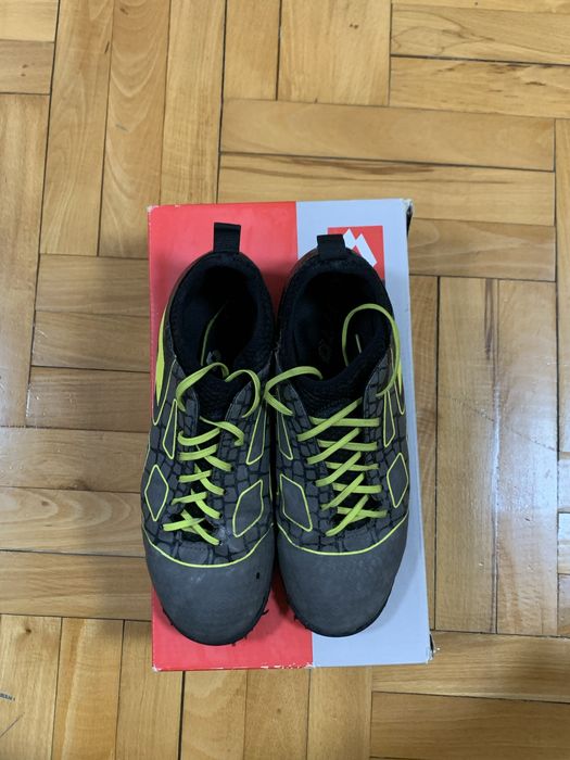 Стоножки Lotto Maestro 700 III Juniour 38 номер