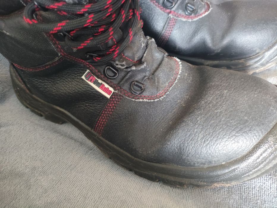 Продам спец одежду,роба с ботинками 52-54