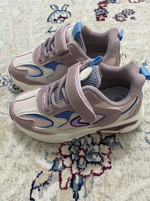 Новый детский кроссовка 29р