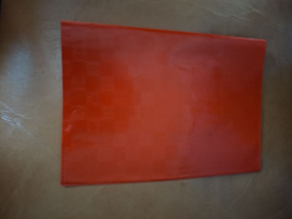 Coperte rosii caiete