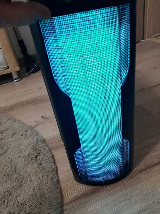 Carcasa interesanta PC - (vine cu un ventilator de 120mm)