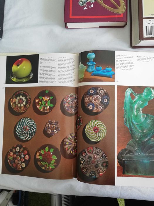 Set 4 carti despre antichitati si  reparatii ceasuri in engleza