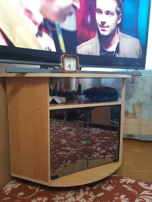 Тумбочка под телевизор