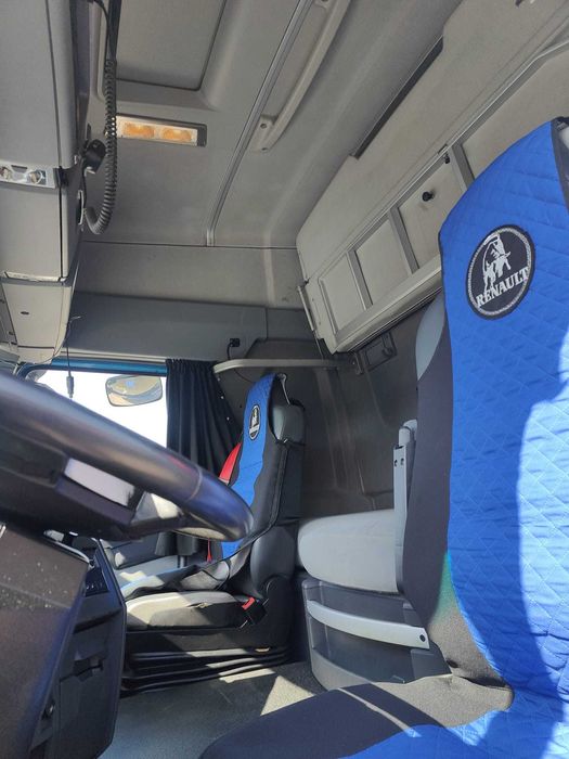 Cap tractor Renault T 460 Euro 6