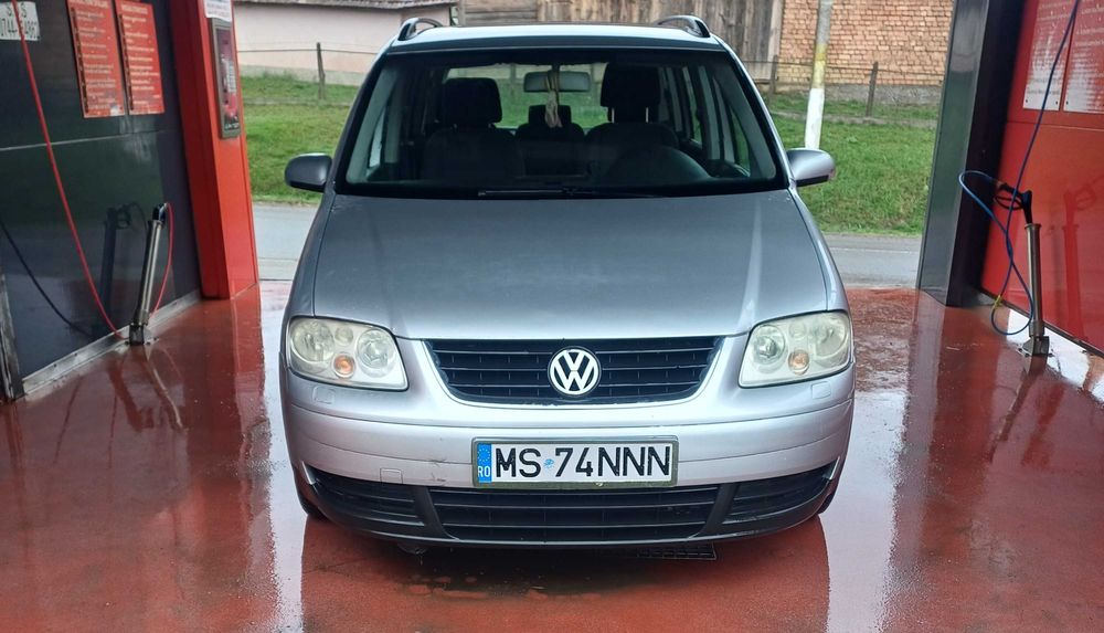 Vând VW Touran din 2005