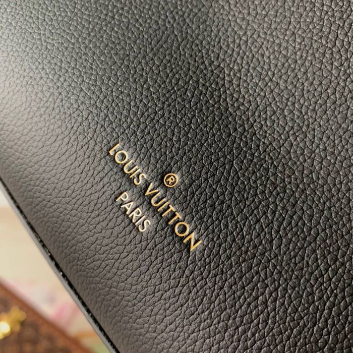 Geanta Louis Vuitton Lock&Go