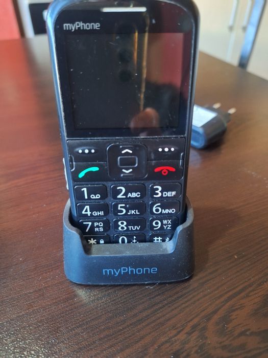 Идеален телефон с големи копчета и букви