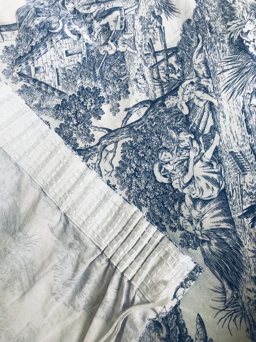 Френско перде Toile de Jouy сцени селски живот бяло синьо 100% памук