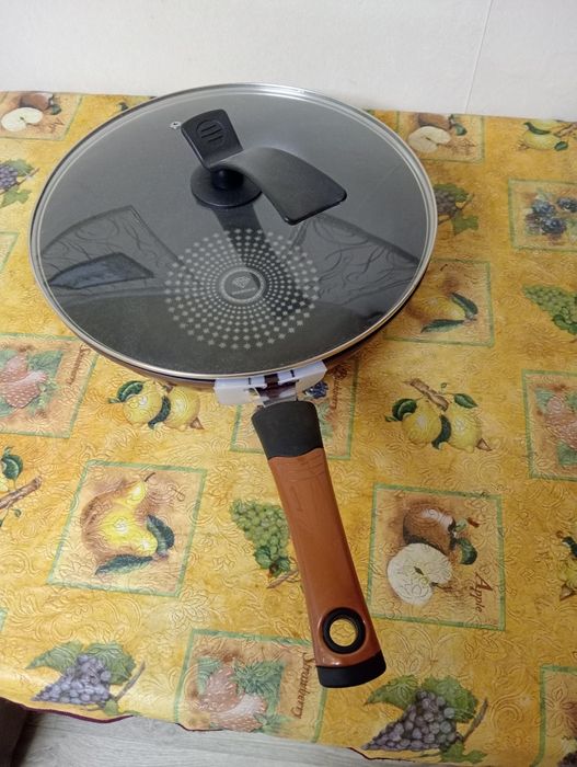 Продам сковороду.