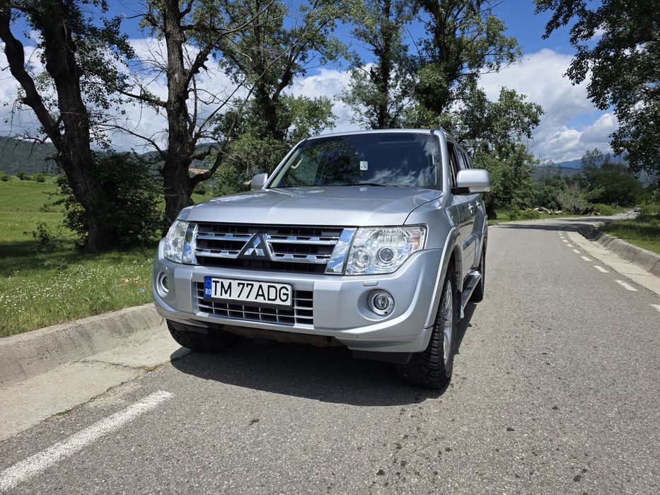 MITSUBISHI Pajero 2014