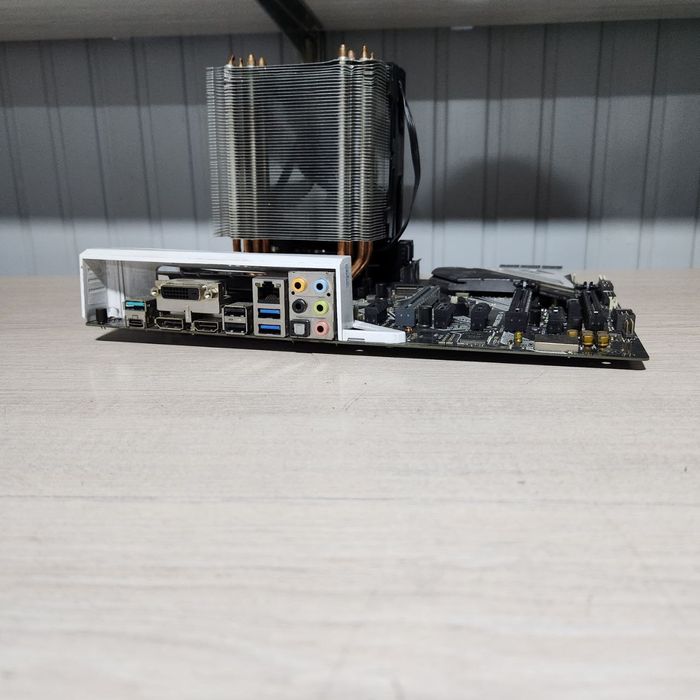 Plata tosh igravoy gaming montajga cc150 8x16 yader potok