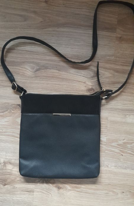 Чанта Primark през рамо-черна запазена