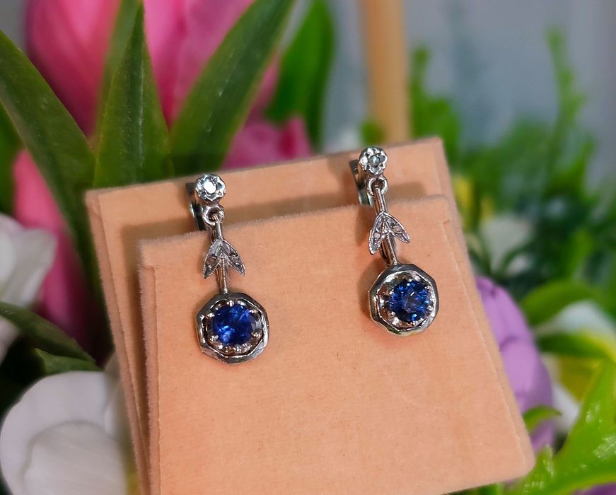 Cercei Art Deco din aur de 18K cu safire naturale albestre superbe si diamante naturale