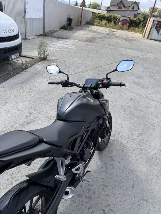 Honda cb 125 r 2025