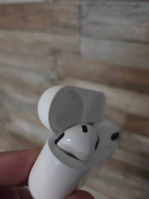 Оригинални  слушалки  airpods 3 gen  нови !