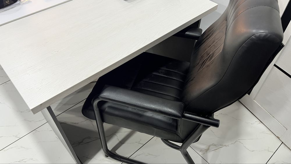 Стол ва стул сотилади