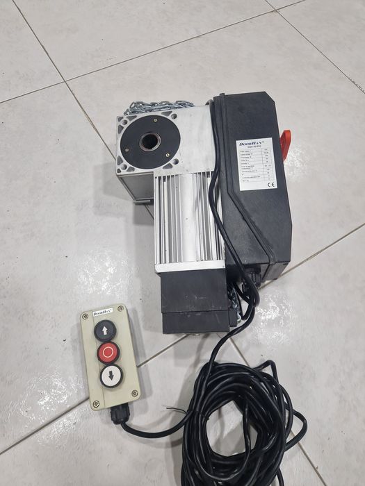 Электро привод для секционных ворот