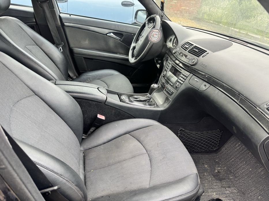 Mercedess e320 v6 avantgatde