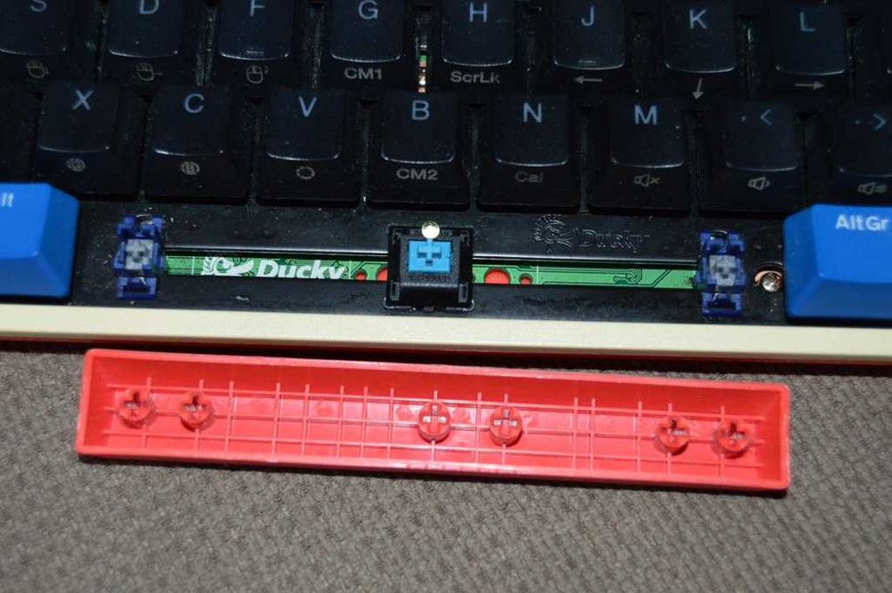 Tastatură Mecanică Gaming Ducky One 2 Mini (Format 60%, Switch-uri Cherry MX Blue, RGB, Cablu USB-C)